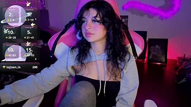 larah_uwu – Live XXX-chat