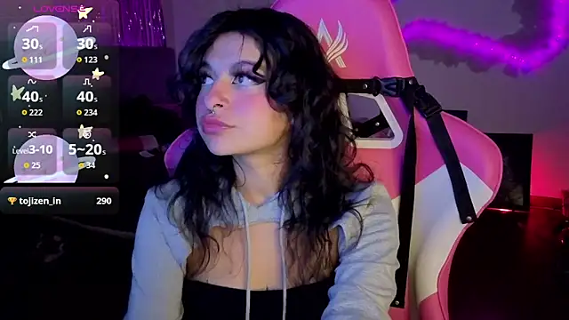 larah_uwu Live XXX-chat