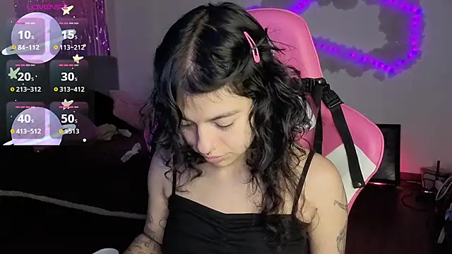 larah_uwu Live XXX-chat