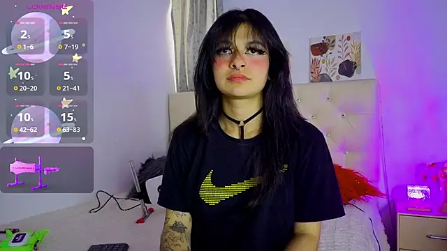 larah_uwu 现场XXX聊天