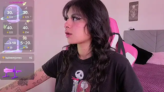 larah_uwu Live XXX-Chat