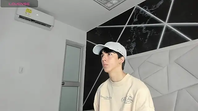 Show modela AerumChae na web-kameri