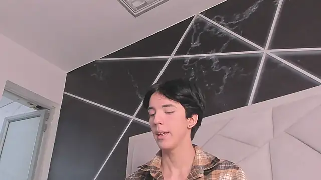 Pokazy przed kamerką – AerumChae