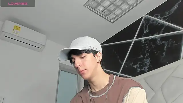 Show modela AerumChae na web-kameri