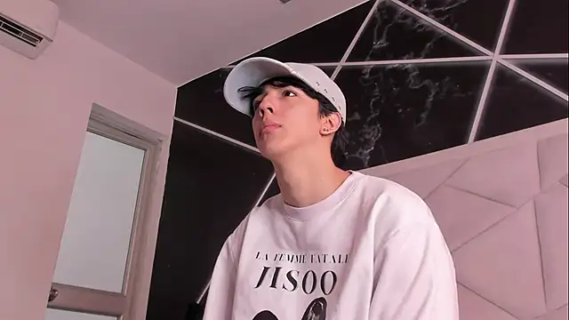 Show modela AerumChae na web-kameri