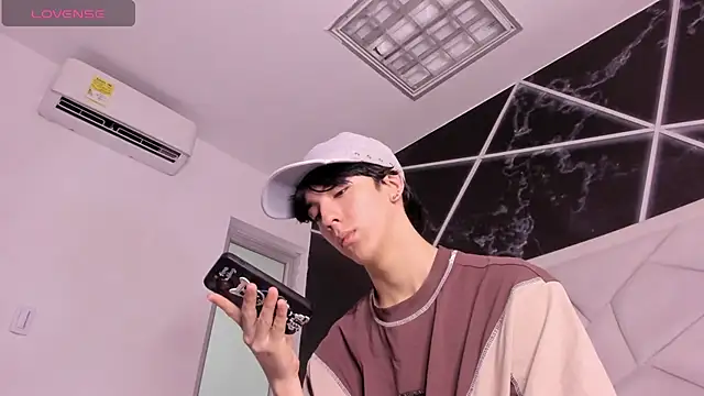 Show modela AerumChae na web-kameri