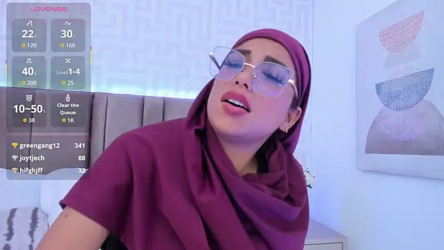 naishaa_'s Live XXX Chat