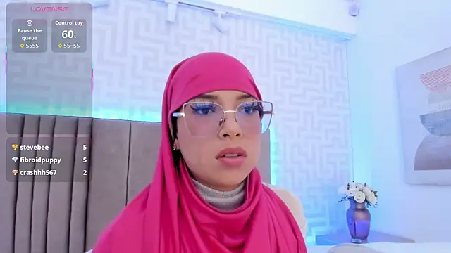 Czat XXX na żywo – naishaa_