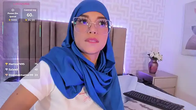 Webkamerová show naishaa_