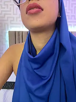 naishaa_'s Live XXX Chat