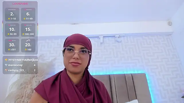 naishaa_'s Live XXX Chat