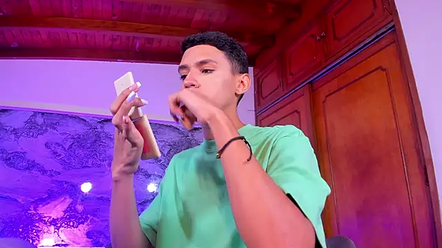 BILLY_JAMEES Adlı Modelin Web Kamerası Şovu