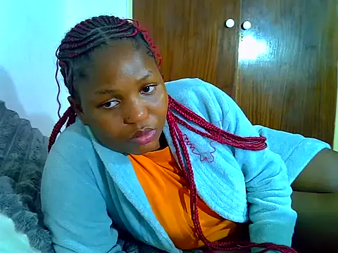 SweetHoney21_ Show in webcam