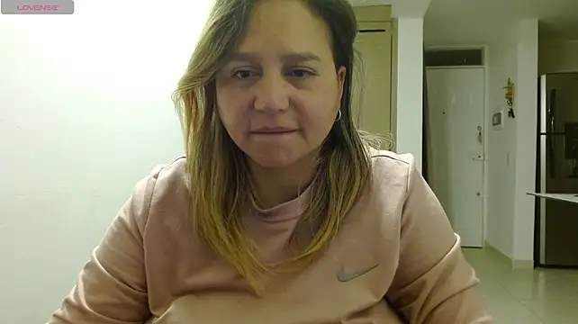LauraReeves' Live XXX Chat