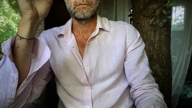 mecchaude: διαδικτυακό σόου στην κάμερα