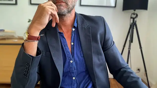 mecchaude: διαδικτυακό σόου στην κάμερα