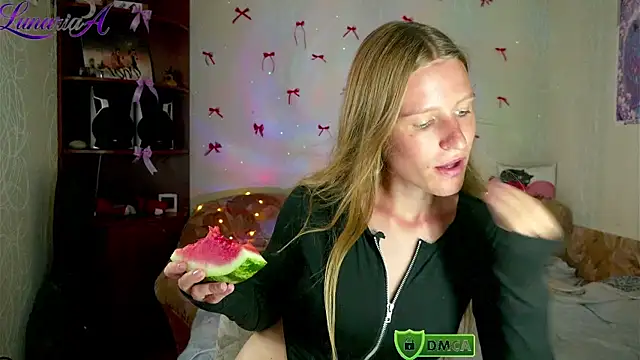 Lunariaa Chat XXX live