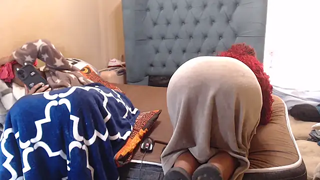 Chat soba uživo modela EbonyEssence