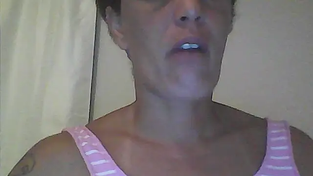 Pokazy przed kamerką – sarahkat86