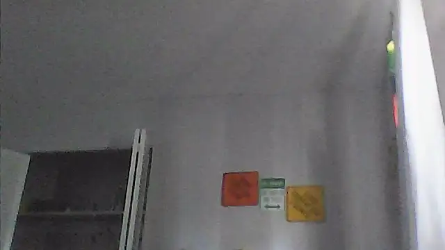 sarahkat86's Live Chat Room