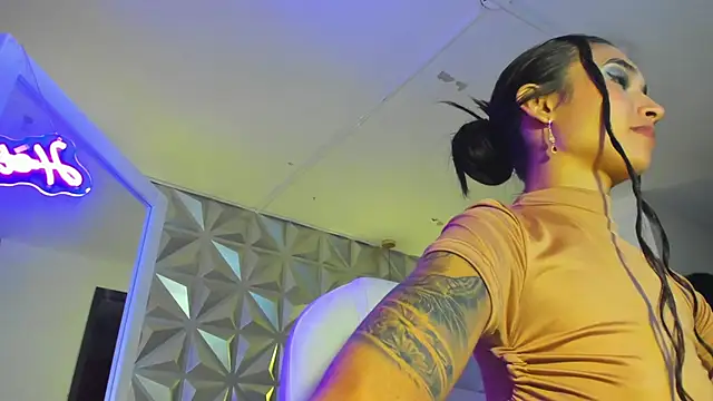 Chat +18 de hellen_tease ao vivo