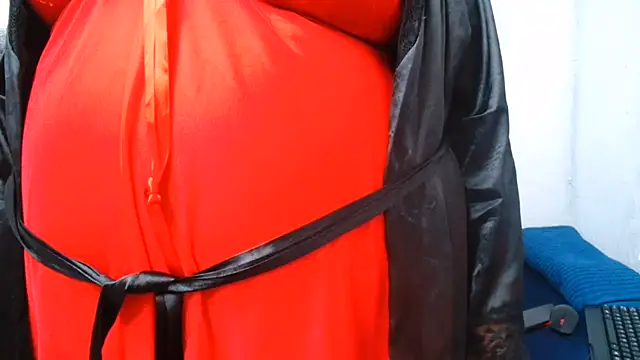 ChubbyBoobsxxx élő XXX-chatje