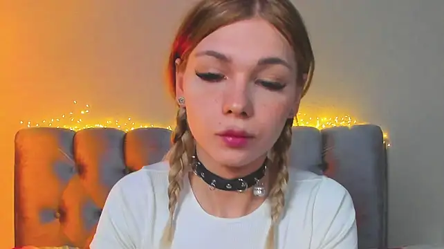 Blondy_Fina Show in webcam