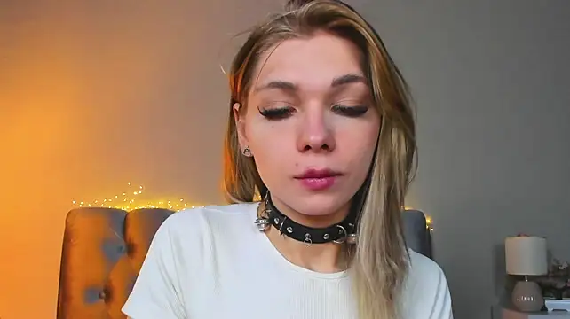 Blondy_Finan Webbikameraesitys
