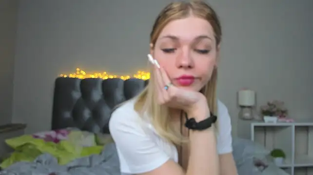 Blondy_Fina Adlı Modelin Web Kamerası Şovu