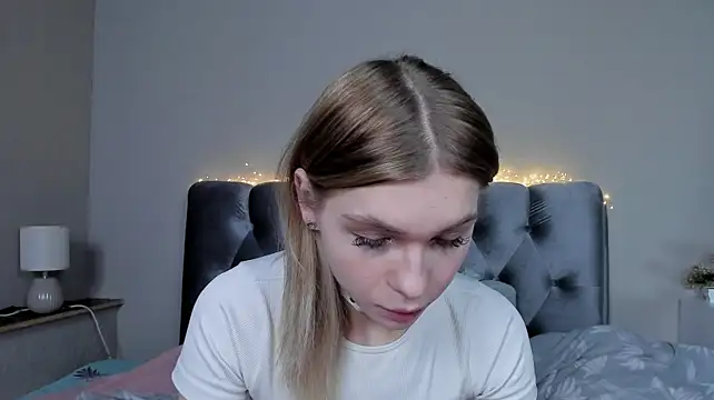 Blondy_Fina Шоу с уебкамера