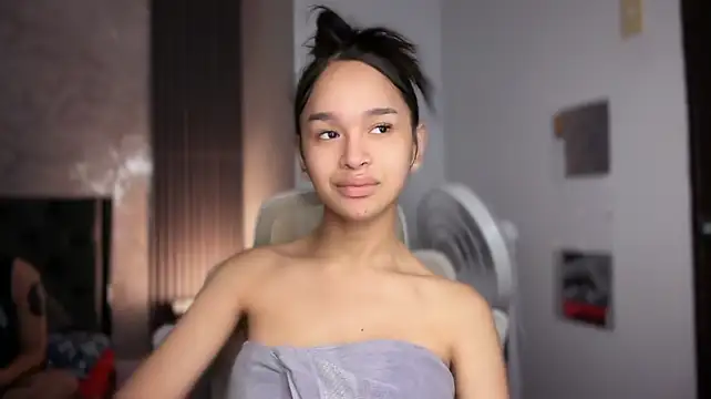 Show modela lelasohna na web-kameri