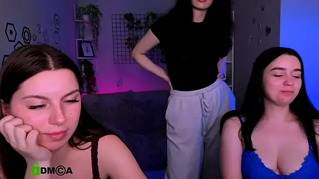 riley_sanders Show in webcam