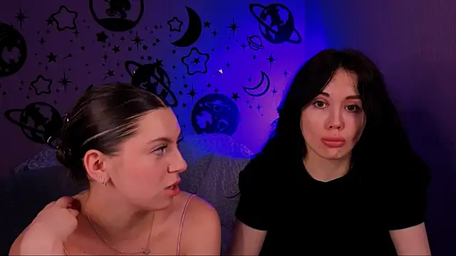 riley_sanders' Live Chat Room
