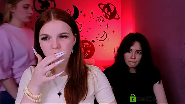 הופעת וובקאם של riley_sanders