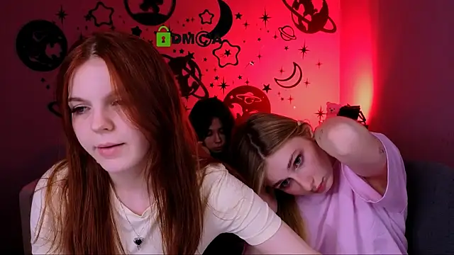 הופעת וובקאם של riley_sanders