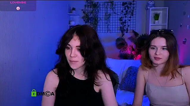 riley_sanders élő XXX-chatje