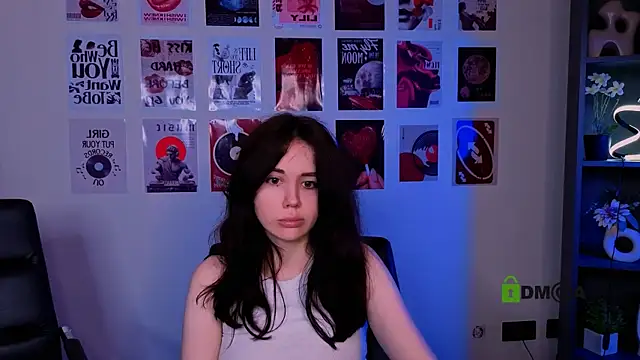 riley_sanders Show in webcam