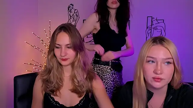 riley_sanders: вебкам-шоу
