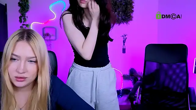 riley_sanders Show in webcam