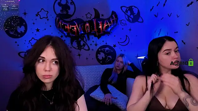 הופעת וובקאם של riley_sanders