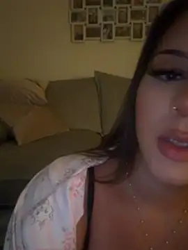 Živý XXX chat Ivysplayroom