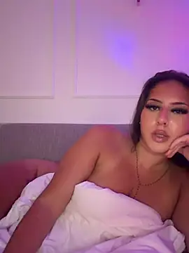 Chat XXX ao vivo de Ivysplayroom