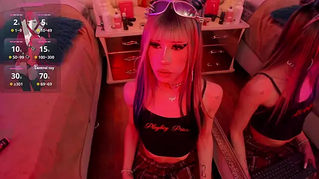 Show modela Foxxy_Doll na web-kameri