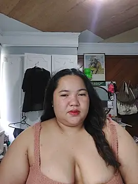 LianaCruzado Pertunjukan Webcam