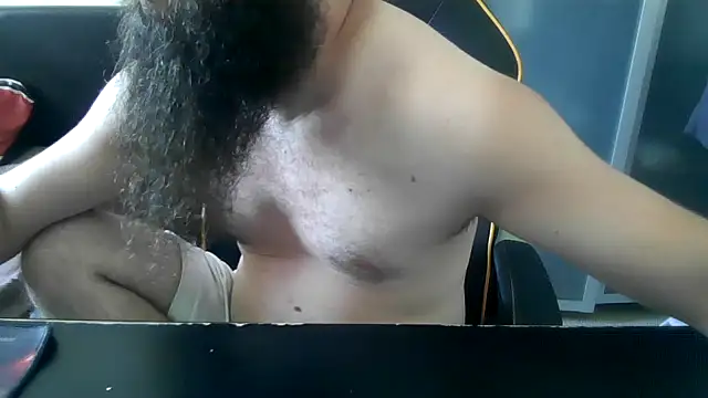 LondonMan1988 Show in webcam
