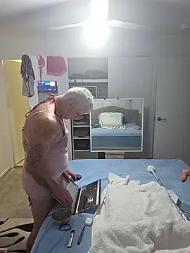 Handsolo_porn 网络视讯表演