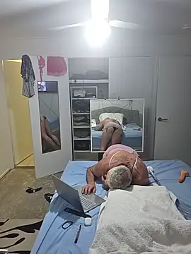 Handsolo_porn Adlı Modelin Web Kamerası Şovu