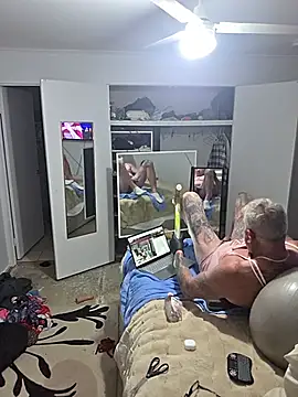 Show modela Handsolo_porn na web-kameri