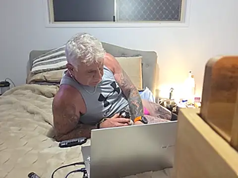 Handsolo_pornn Webbikameraesitys