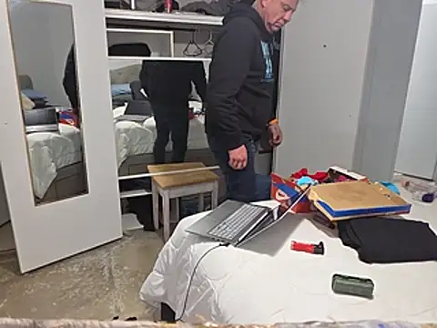 Handsolo_porn's Webcam Show